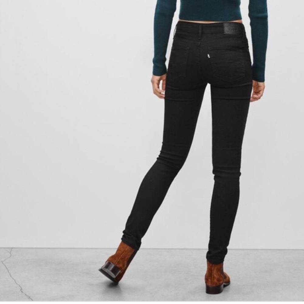 BLACK HIGH RISE LEVIS ‼️‼️‼️‼️